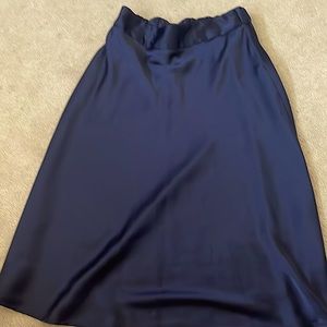 🧵looks kinda like a vintage 50’s skirt🧵